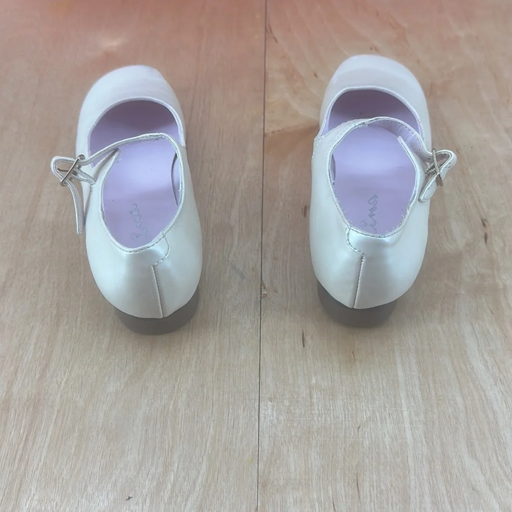 Girls preloved Nina Pageant shoes off‎ white shimmer tint size 13.5